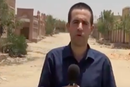 السيسي يمنع الصحافة العربية من تغطية دفن الرئيس مرسي ويسمح لصحافي إسرائيلي بزيارة المقبرة متحدثا بال