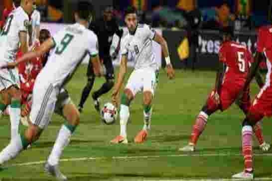 الكاف يعاقب الجزائر يهدد بمنع جماهير الخضر