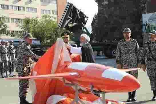 طهران تكشف عن طائرة مسيرة قتالية جديدة قادرة على التحليق لأكثر من ألف كيلومتر
