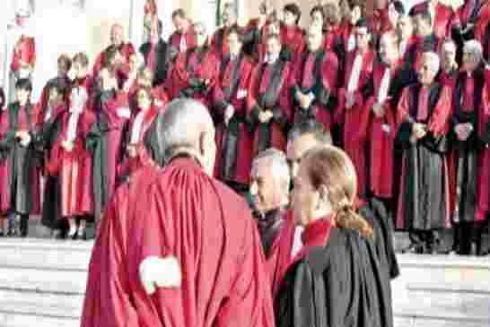 مجلس القضاء يدعو رئيس الدولة إلى التدخل لحل أزمة القضاة