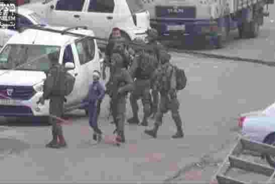 منظمة إسرائيلية تنشر فيديو لعملية اعتقال جيش الاحتلال لطفل فلسطيني