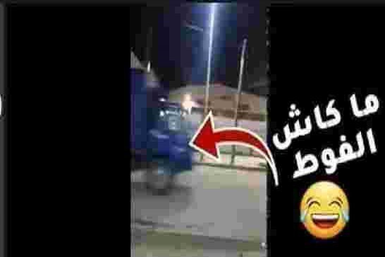 شاهد...فيديو لمواطن هربلهم بصناديق الاقتراع