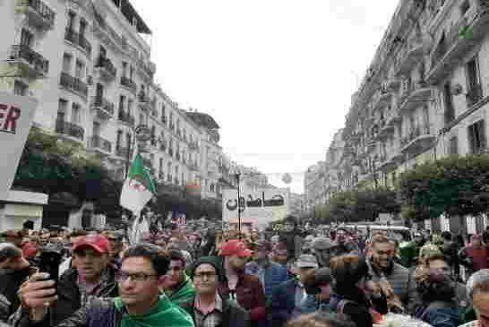 للاسبوع الثالث والاربعين الطلبة يجددون رفضهم لنظام الجنرلات