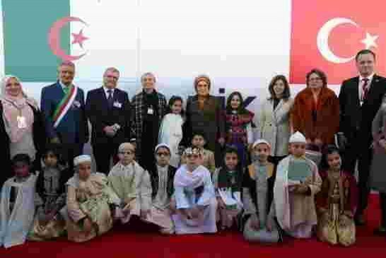 عقيلة أردوغان تدكر الشعب الجزائري بالإستعمار التركي "وَذَكِّرْ فَإِنَّ الذِّكْرَىٰ تَنفَعُ الْمُؤْمِ