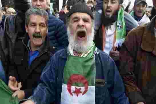 حراك الطلبة الشعبي يواصل مسيراته للثلاثاء الـ51 على التوالي متشبتين بالتغيير الجدري