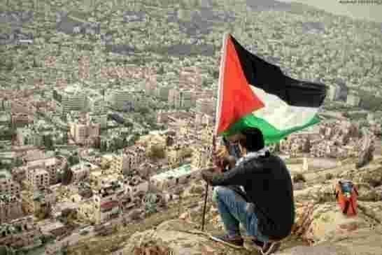 سفير فلسطين يدعو الجزائر إلى توحيد صفوف الأمة العربية والإسلامية من أجل مواجهة “صفعة القرن”