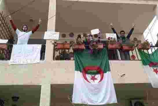 الحراك مرة أخرى يثبت وعي سياسي كبير بعد تعليق المسيرات
