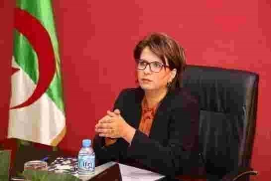 وزيرة الثقافة مليكة بن دودة تشعل جدلاً بسبب تصريح حول منافع فيروس كورونا في الجزائر