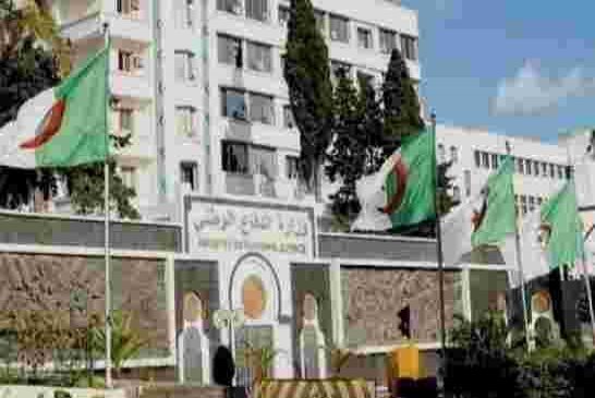 وزارة الدفاع تؤكد تطبيق إجراءات الوقاية من كورونا وتستنكر الأخبار المغلوطة للمساس بسمعة الجيش