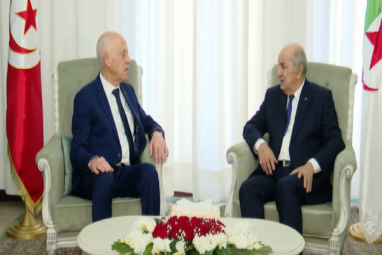 الحكومة تفتح معبر العيون الحدودي لعبور جزائريين مقيمين في تونس
