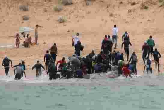 وصول أكثر من 400 “حراق” جزائري إلى السواحل الإسبانية هربا من جنة كدبون