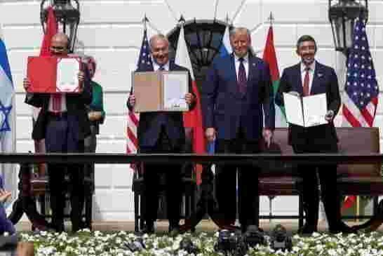 الإمارات والبحرين توقع رسميا اتفاقية الخيانة و الخنوع مع إسرائيل