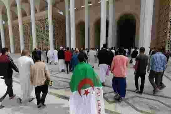تعليق صلاة الجمعة في جامع الجزائر الذي كلف خزينة الدولة الملايير من الدولارات