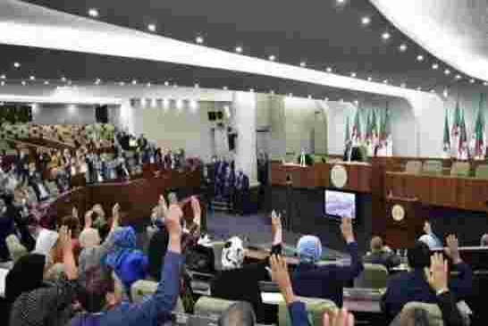 المجلس الشعبي الوطني يصوت بالإجماع على على مشروع قانون المالية 2021
