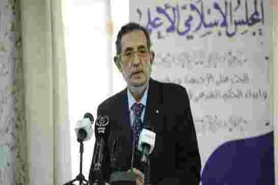 خوفا من فرنسا مستشار رئيس الجمهورية يخرج بتبرير غبي حول تجريم الإستعمار