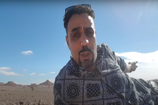 عيوش يطل على مغفلين تندوف لتفنيد خبر إعتقاله تحت وابل من صواريخ أرض أرض على منطقة المحبس
