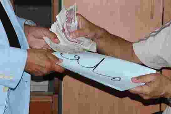 أمن ولاية عنابة يطيح بموظفين تورطوا في منح قرارات مزورة للسكن