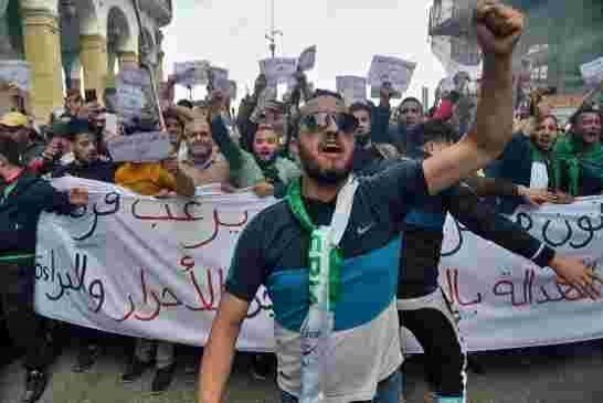 في الجمعة 111 للحراك الشعبي مظاهرات حاشدة في الذكرى الثانية لتنحي بوتفليقة