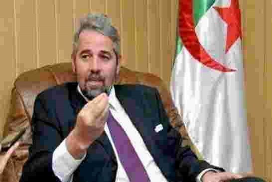 فروخي يتسلم مهام وزير البريد والمواصلات السلكية واللاسليكة بالنيابة