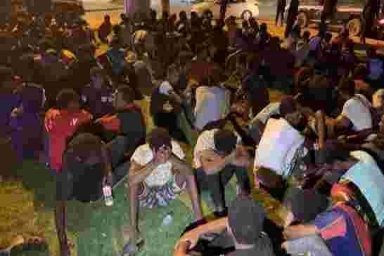 مقتل خمسة مهاجرين بالرصاص في مركز احتجاز في ليبيا