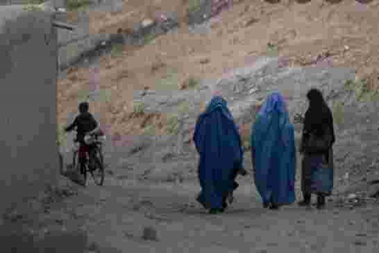 اعتقال رجل متّهم ببيع نحو 130 امرأة في أفغانستان