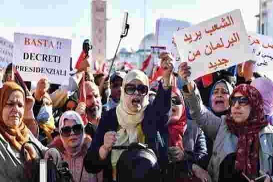 تونس على صفيح ساخن وهناك شيئا ما يتم الإعداد له في الخفاء