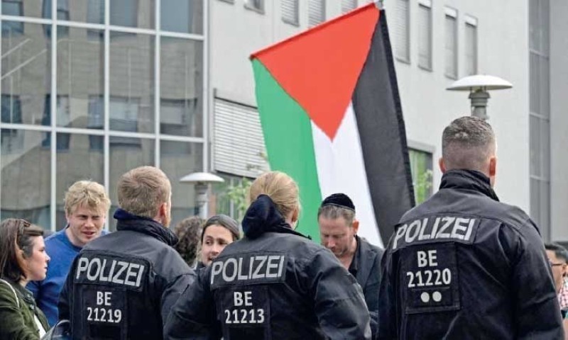 ألمانيا أصبحت دولة بوليسية أكثر فأكثر مع نشطاء متضامنين مع الفلسطينيين