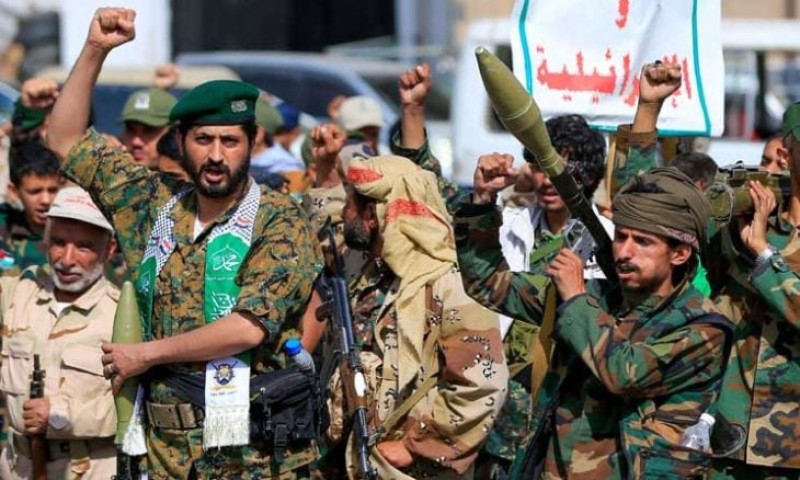 الحوثيون يعلنون استهداف مطار الرياض بصاروخ باليستي مساء الإثنين