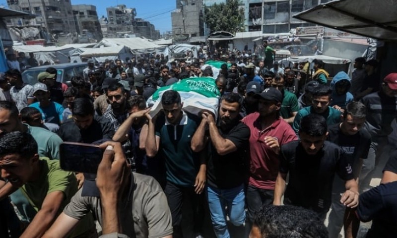 استشهاد 3 فلسطينيين بقصف إسرائيلي استهدف خيمة جنوبي غزة