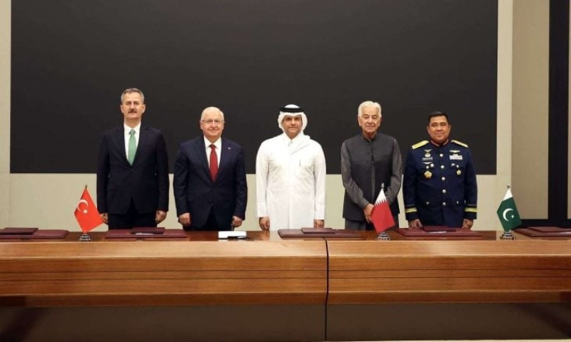 قطر وتركيا وباكستان وإندونيسيا توقع اتفاقية لتعزيز التعاون الدفاعي
