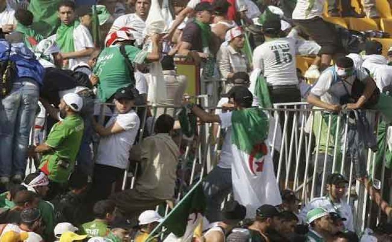 تجي تفهم راسك يبلوكي الجزائريين يلهثون وراء كرة القدم ويتركون الجنرالات يسرقون البلاد والعباد